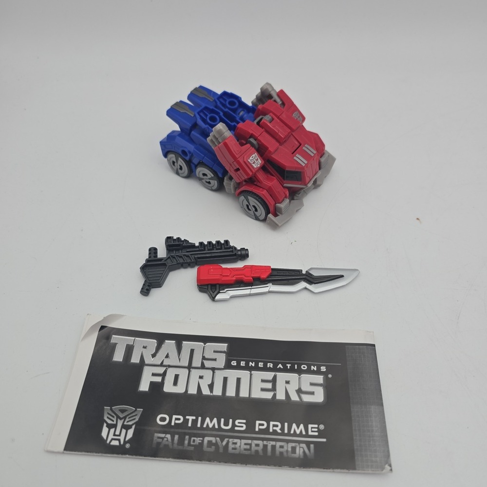 Hasbro Transformers Fall of Cybertron Deluxe Class Optimus Prime